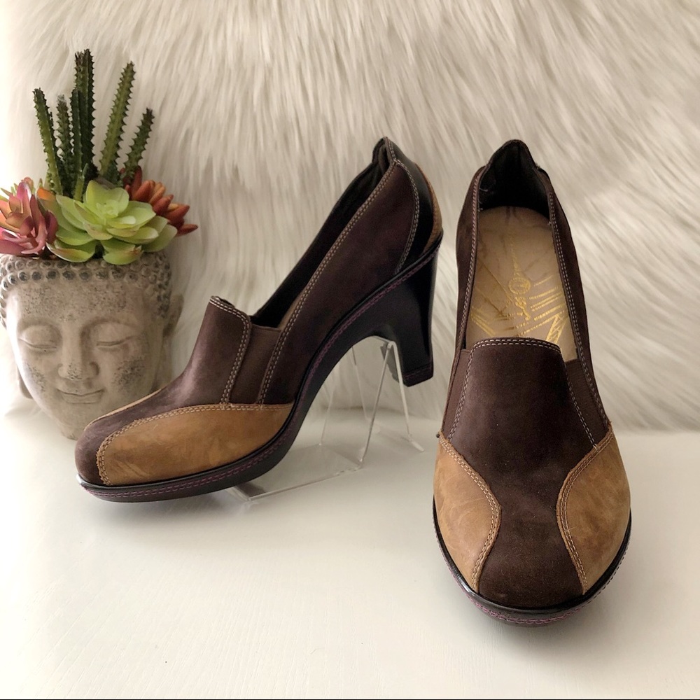 Jambu J-41 Romance Design Blossom Leather Heels